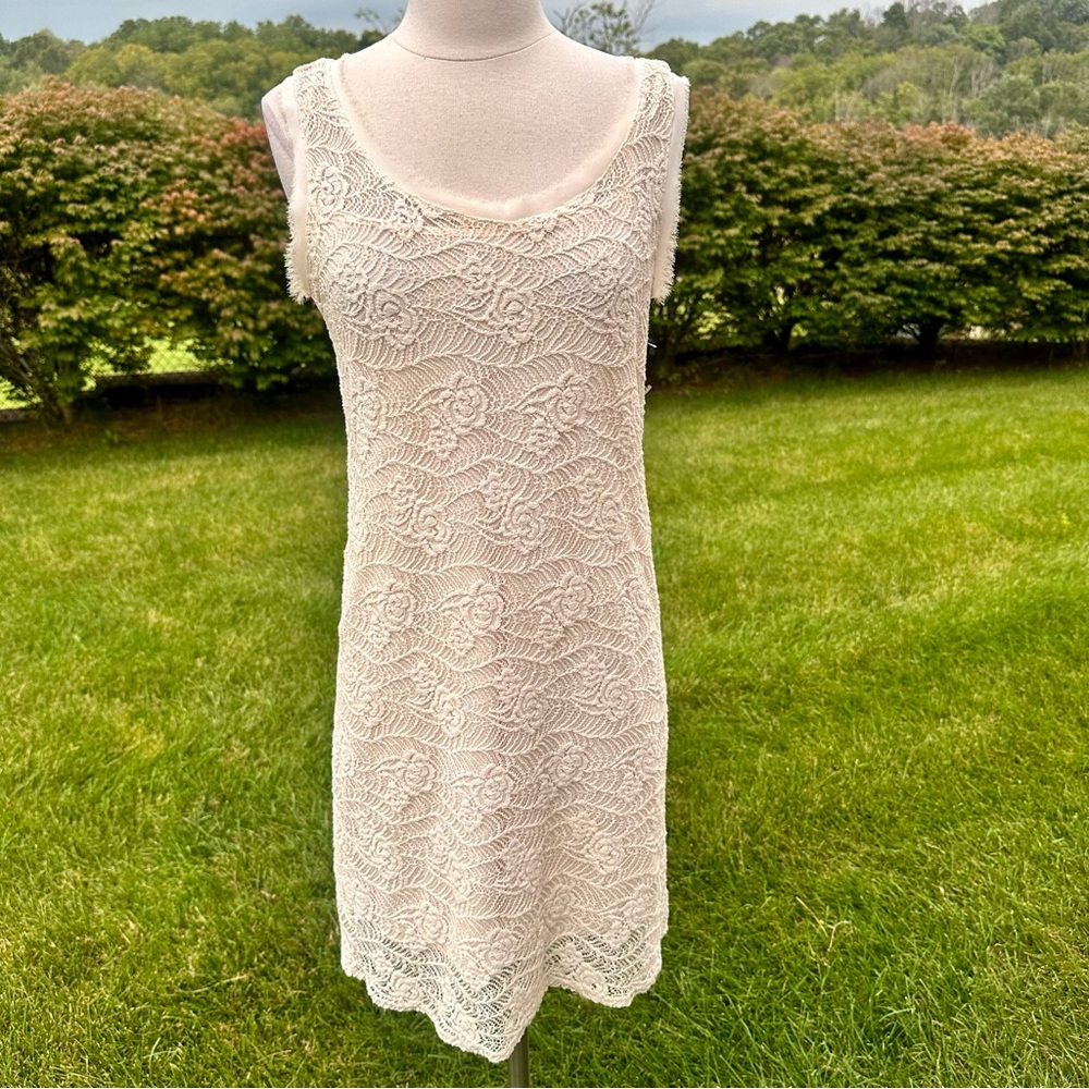 Daisy Fuentes Sleeveless Lace Dress